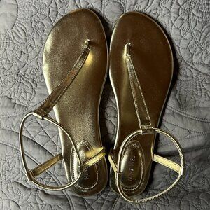 Nine West Bassie Flat Sandal, Gold size 11